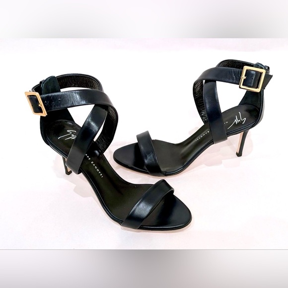 New in Box Giuseppe Zanotti Coline Heels Size 6 Deep Navy - Picture 4 of 10